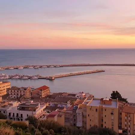 Domus Aurea Alojamento de Acomodação e Pequeno-almoço 3*